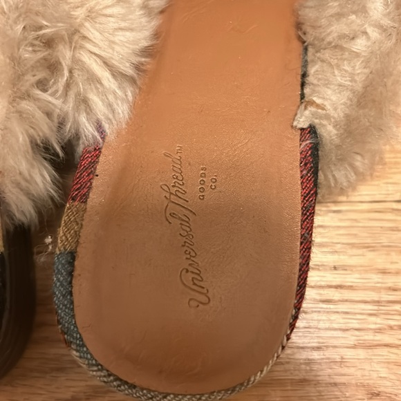 Universal Threads fleece lined slides multi color Size 7 1/2 - Picture 2 of 6